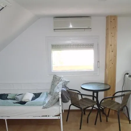 Margareta Etterem Es Vendeghaz 住宿加早餐酒店 3*