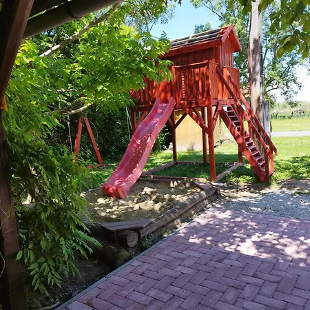 住宿加早餐酒店 Margareta Etterem Es Vendeghaz