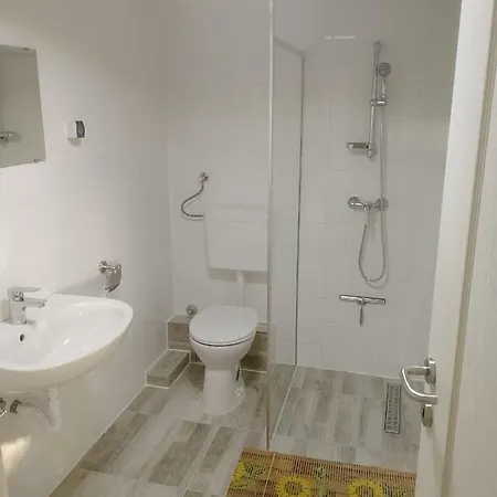 Margareta Etterem Es Vendeghaz 3* Balatonberény