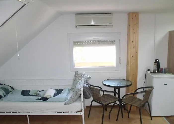 Margareta Etterem Es Vendeghaz Oda ve Kahvaltı 3*