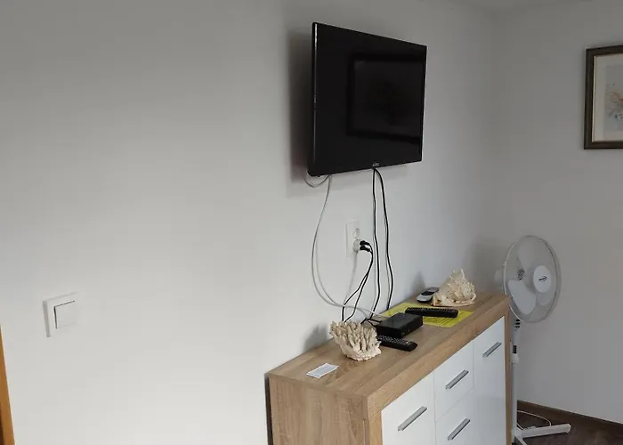 Margareta Etterem Es Vendeghaz 3* Балатонберень